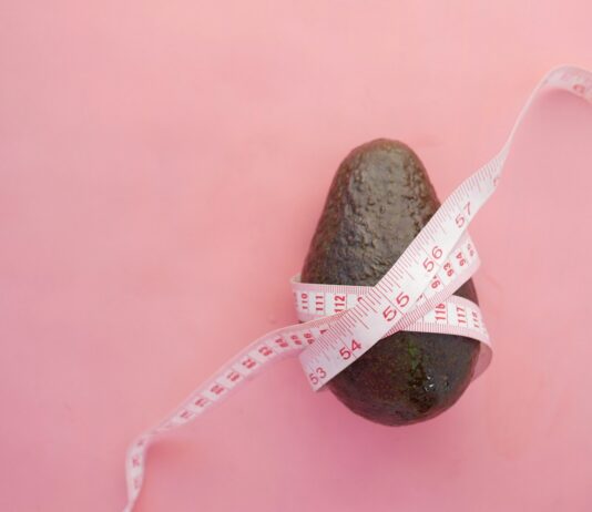 집밥과 간편식 사이, 영양 보충제 ‘잘 쓰는 법’ 주목 brown and white heart shaped hanging ornament