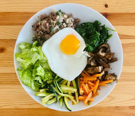 “내 몸을 위한 식단, 작은 변화가 건강을 불러온다” egg on white ceramic plate
